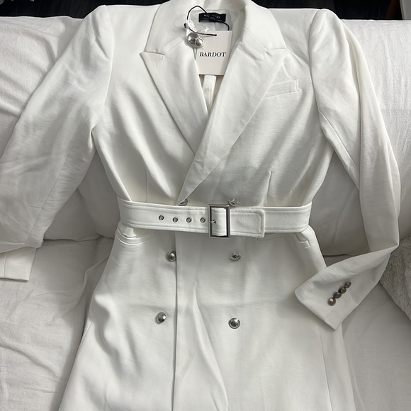 Bardot White Blazer Dress - Picture 2 of 2